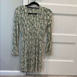 NWOT Mango size S(4) Elegant Green Patterned Dress